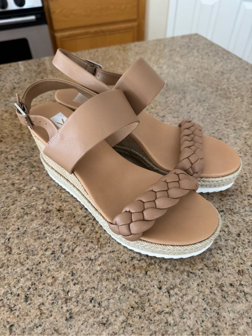 DV by Dolce Vita Eryn Wedge in Tan Women’s size 9 NEW